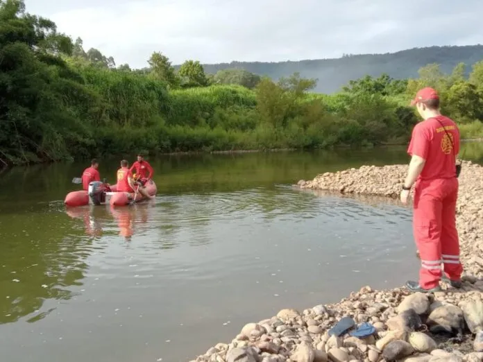 Morador de Canoas está desaparecido após tentar atravessar rio a nado