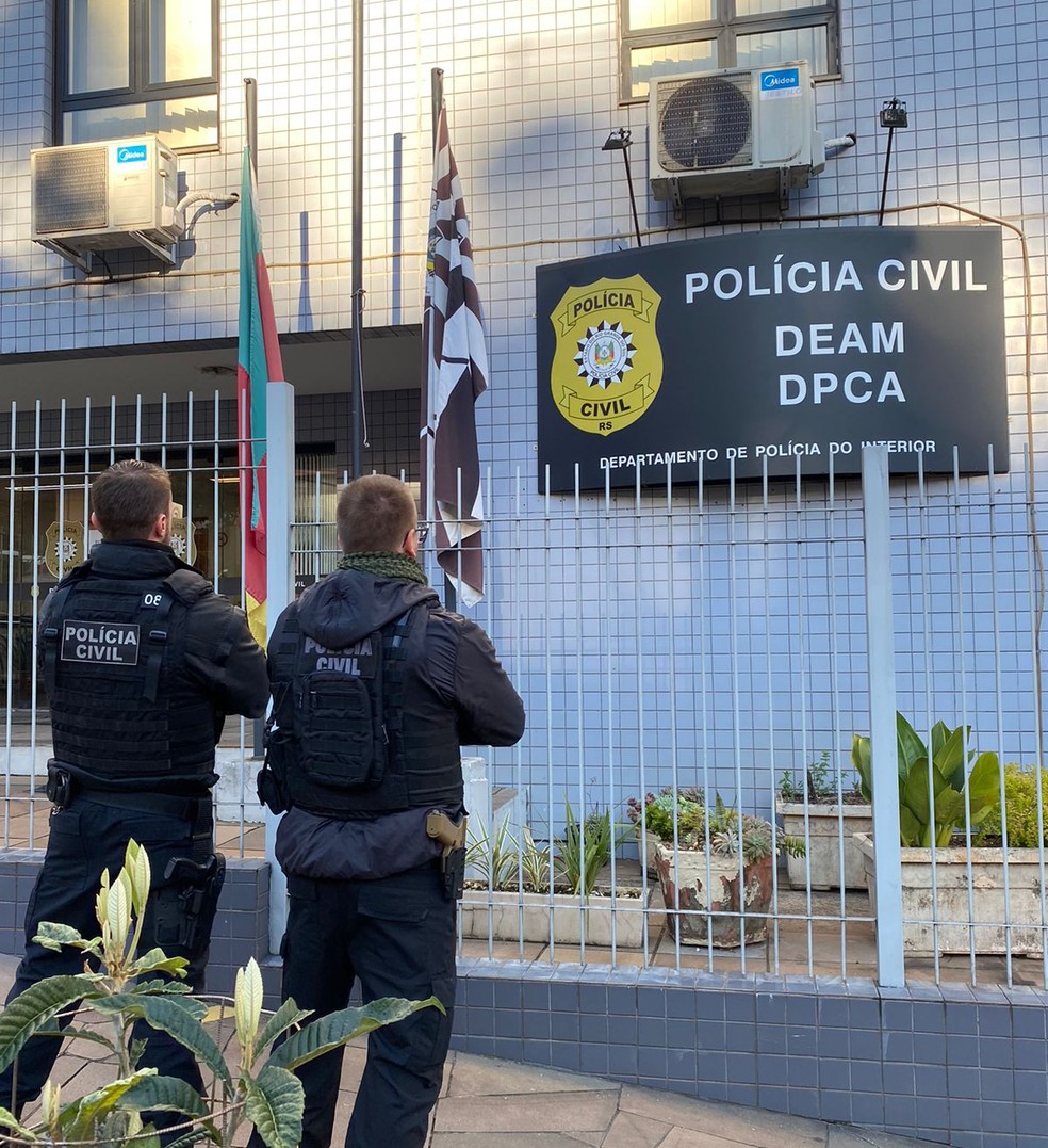 Polícia cumpre mandados em operação contra golpe de bilhete premiado com prejuízo de mais de R$ 120 mil