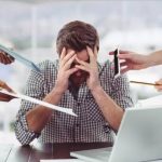 Cuidado com saúde mental vira exigência legal nas empresas, entenda o que muda
