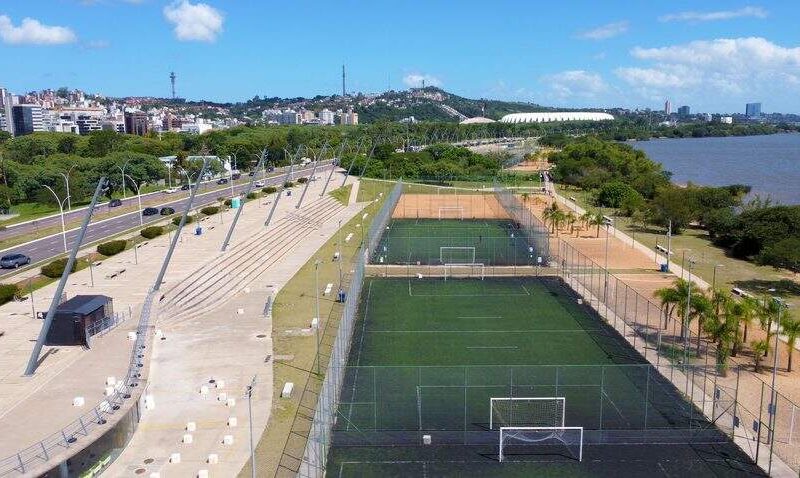 Terceira parte da orla do Guaíba é renovada e reforçada.