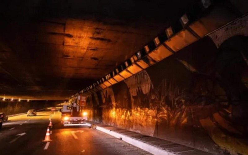 Maior parte da iluminação do Túnel da Conceição é recuperada após novo roubo de cabos de energia.