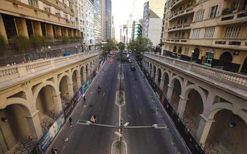 Acesso liberado: Escadarias do Viaduto Otávio Rocha são reabertas em Porto Alegre