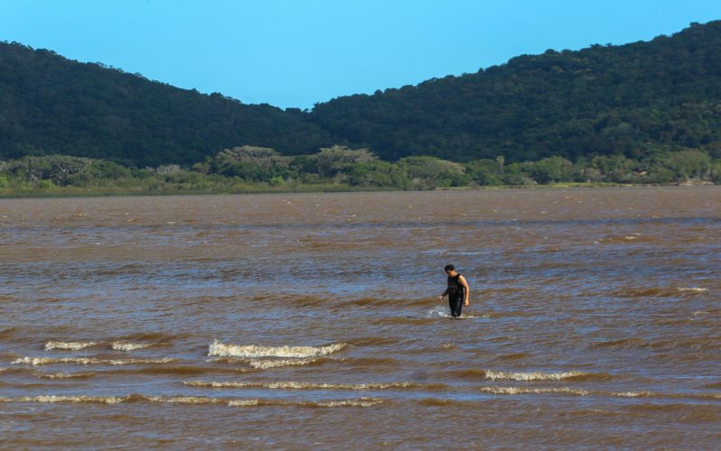 Alerta em Porto Alegre: Orla do Guaíba conta com área inadequada para banho