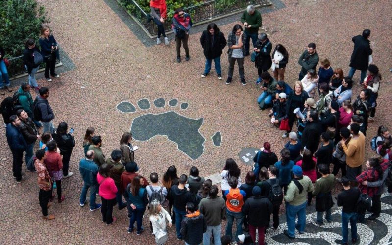 Próxima caminhada explorará as ruas históricas que deram origem a Porto Alegre no projeto “Viva o Centro a Pé”