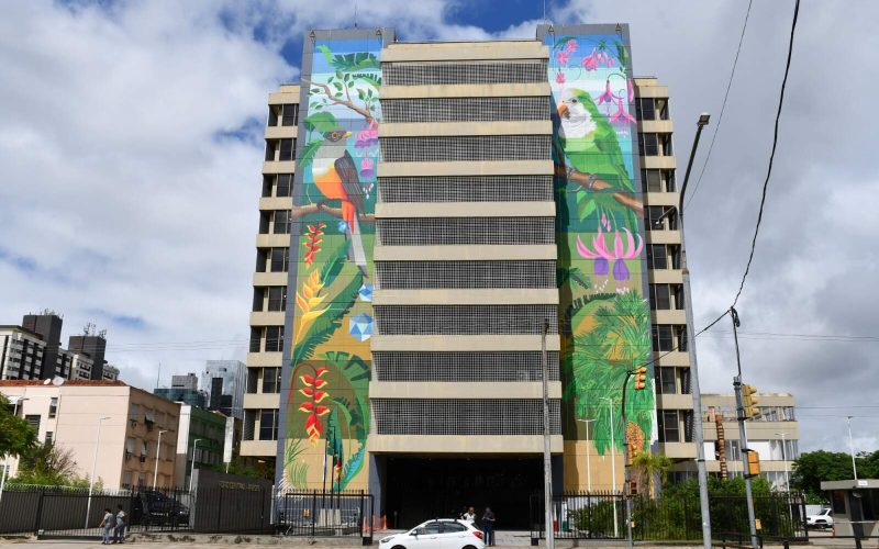 “Parceria entre TJRS e Virada Sustentável resulta em mural e microfloresta na cidade”