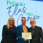 Rádio Grenal recebe duas distinções em evento do Prêmio Elas no Campo