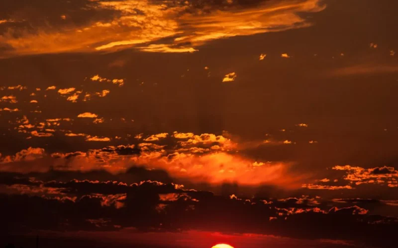 Temperaturas altas marcam sexta-feira no Rio Grande do Sul, com céu limpo em grande parte do Estado