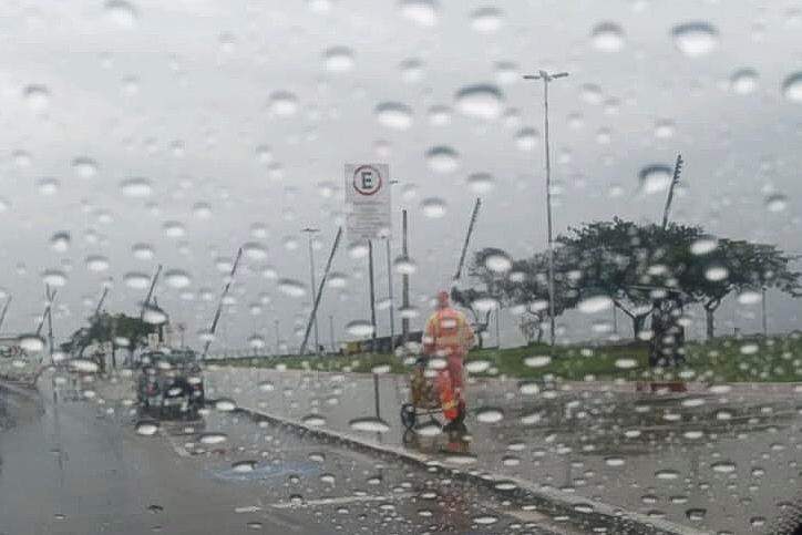 Porto Alegre: Defesa Civil emite aviso sobre tempestades severas