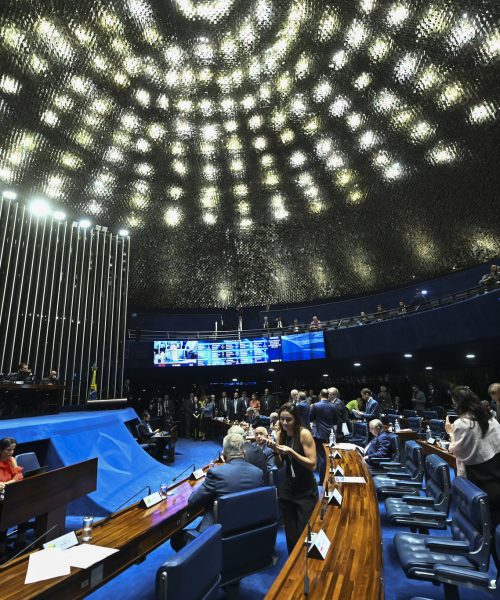 Proposta para extinguir a escala 6×1 chega ao Senado em meio a debate sobre jornada de trabalho flexível