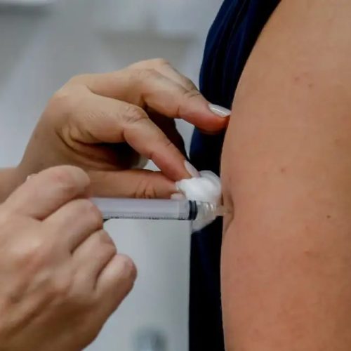Imunização contra a gripe é oferecida em 16 centros de saúde na capital gaúcha