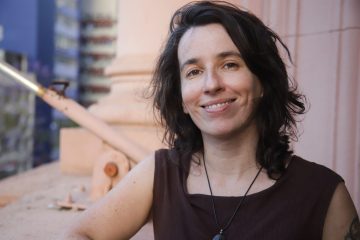 Palestra gratuita sobre literatura com Julia Dantas acontece no Sesc Alberto Bins